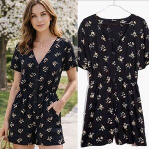 Madewell Button-Front Day Black Romper in Daisies Floral‎ print size Small